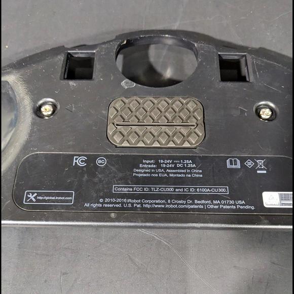 iRobot Roomba 690 Bottom Base Part for Replacement with screws GENUINE OEM - Picture 2 of 7